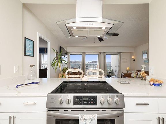 5th image of 500 Pacific Ave APT 209