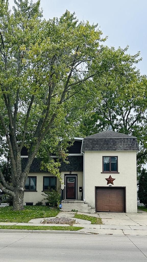 1805 Superior AVENUE, Tomah, WI 54660 Zillow