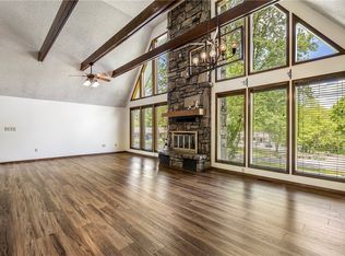 6 Whitwick Ln, Bella Vista, AR 72715