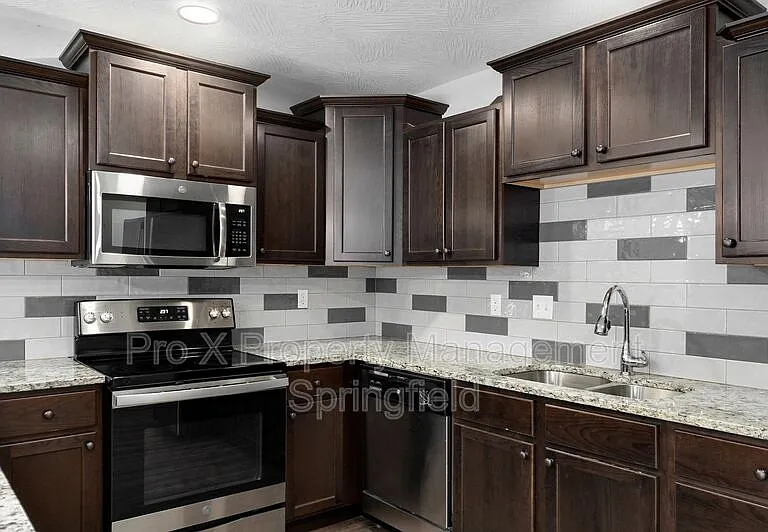 1302 S Lexington Ave #B — Photo 9