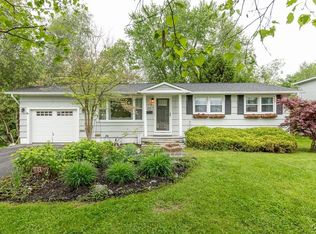 108 Longwood Dr, Liverpool, NY 13088
