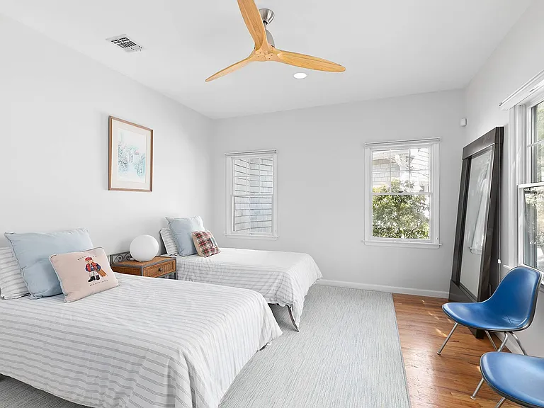 492 Sag Harbor Tpke — Photo 15
