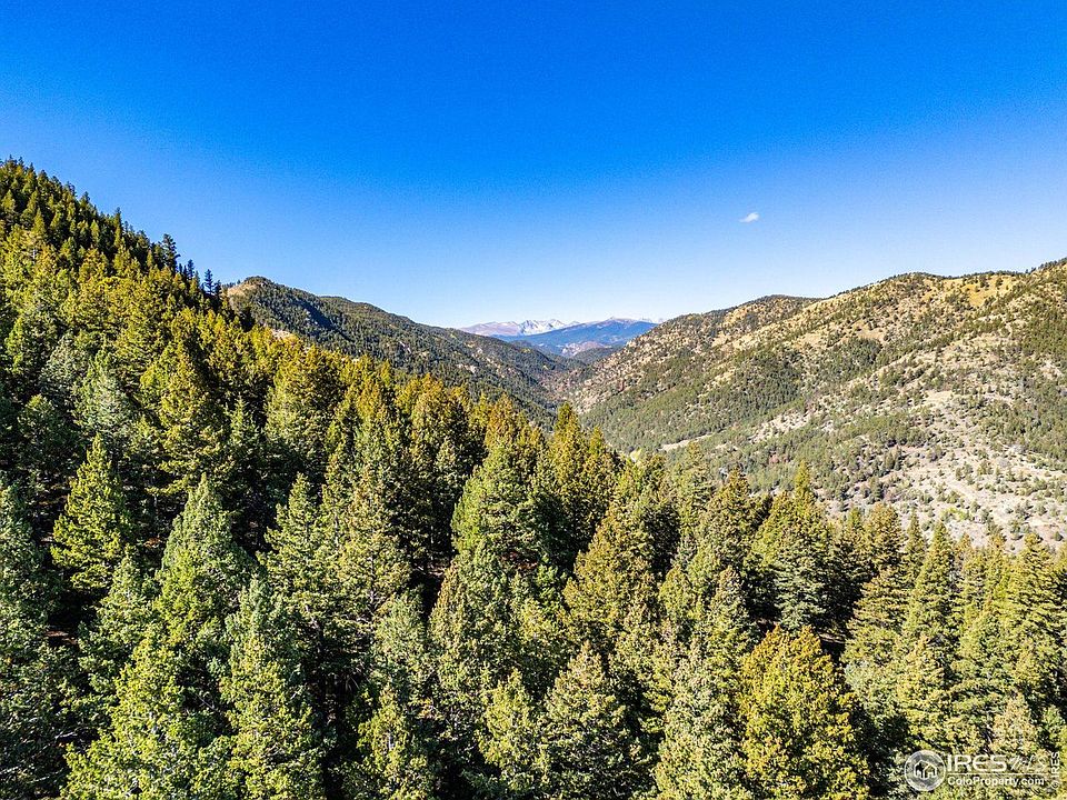 1st image of 323 Roxbury Dr