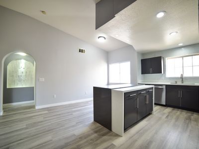 352 Amber Pine St APT 202, Las Vegas, NV, 89144