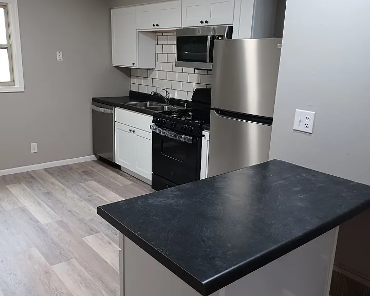 2104 E Empire St #1 — Photo 2