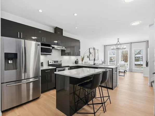 10736 149th St NW, Edmonton, AB T5P 1M2