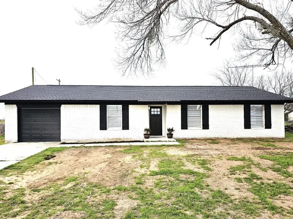 305 County Road 183, Bangs, TX 76823