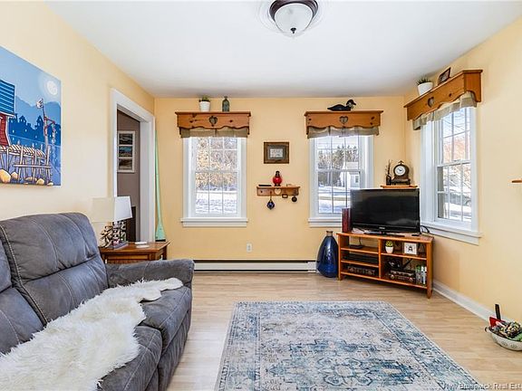 5th image of 74 Highfield Rd