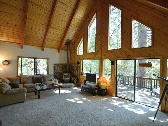 3rd image of 2565 Elizabeth Dr