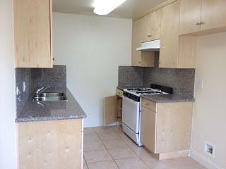 2nd image of 512 Bay View Ave APT 3
