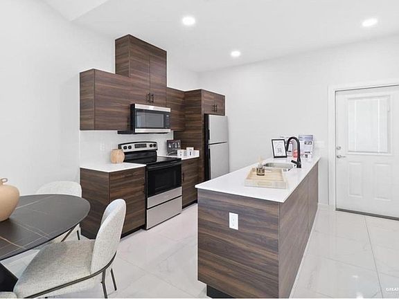 2nd image of 606 Brito Ln #3