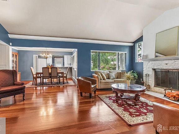 4th image of 4 Taylor Dr