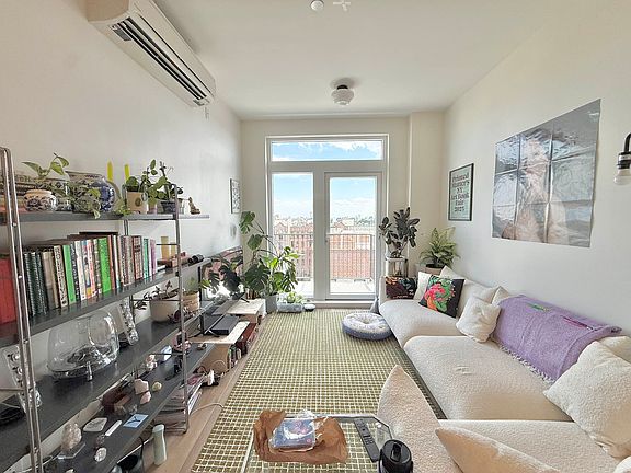 4th image of 270 Sullivan Pl #7A