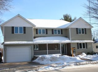 216 S Nash St, Hortonville, WI 54944