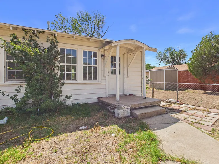 913 S Louisiana St #B — Photo 2