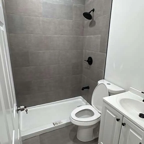 729 W Erie Ave #1 — Photo 4