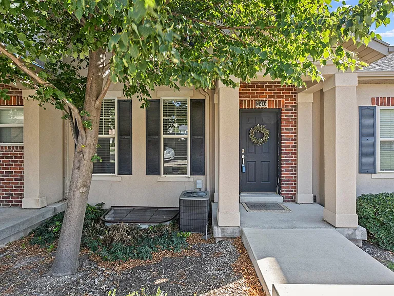 140 E Ace Ln — Photo 5