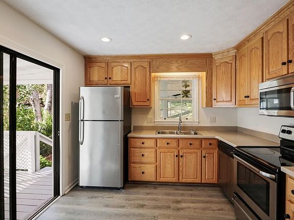 5th image of 113 Vanessa Dr SE