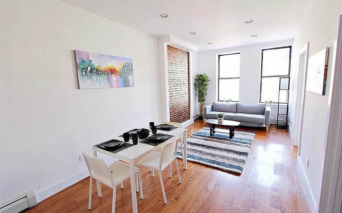 Building Photo - 496 Manhattan Ave #3A