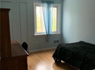 41 Pebble Hill Rd, Fairport, NY 14450