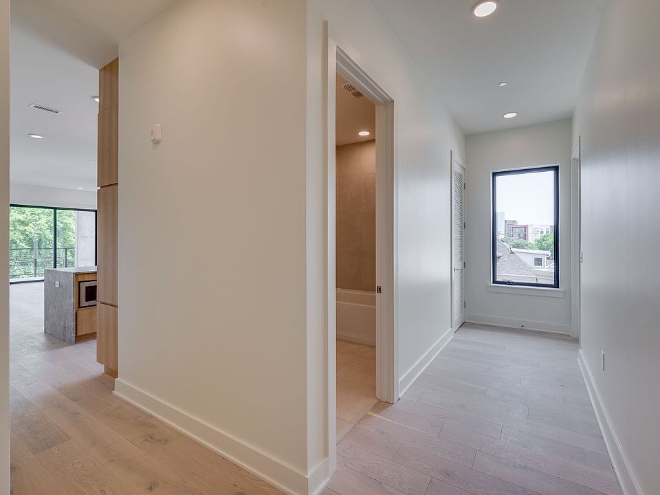1st image of 1030 17th Ave S #301