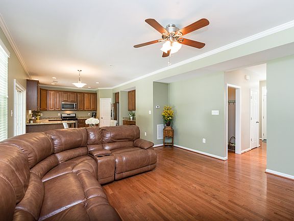 3rd image of 521 Marley Pointe Ct