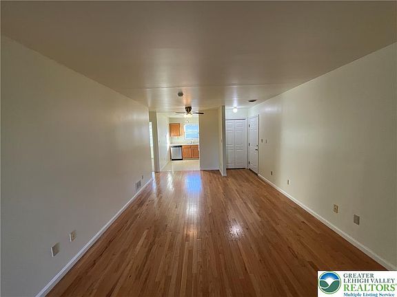 3rd image of 5350 Russell Ct APT 8