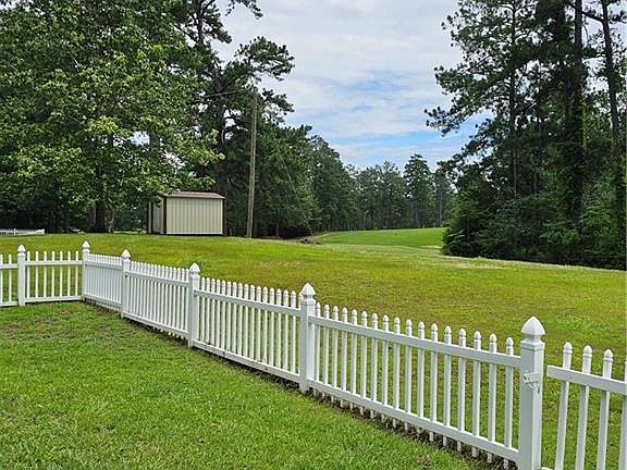 3rd image of 17 Pine Terrace Dr