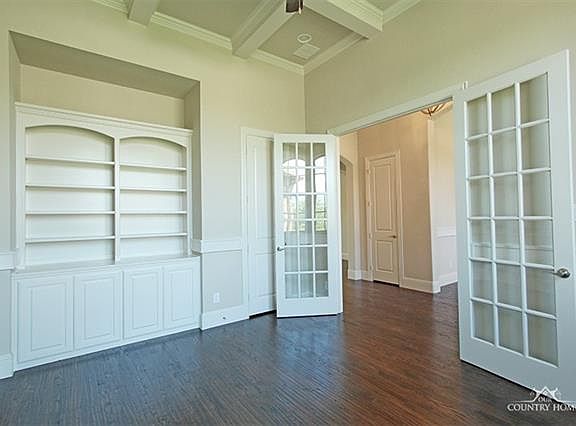3rd image of 8601 Mazzini Ct