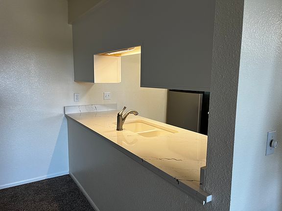 3rd image of 479 Wright St APT 203