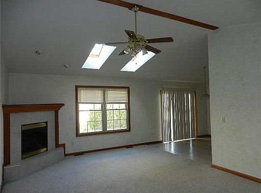 3rd image of 2851 Huntington Dr