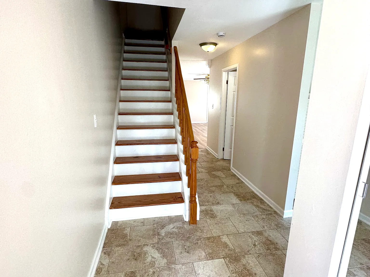 3 bed, 2.5 bath, 1700 sqft, $3,400 — Photo 4