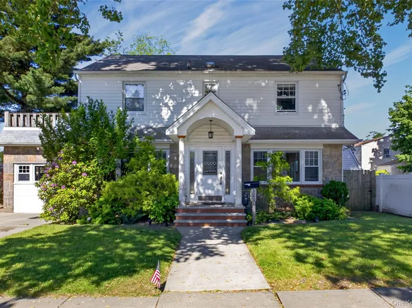 125 Hanson Place, Malverne, NY 11565