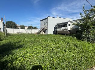 8 Iroquois Street, Staten Island, NY 10305