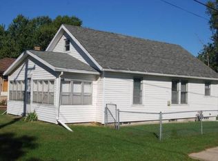 1601 W 9th St, Dixon, IL 61021