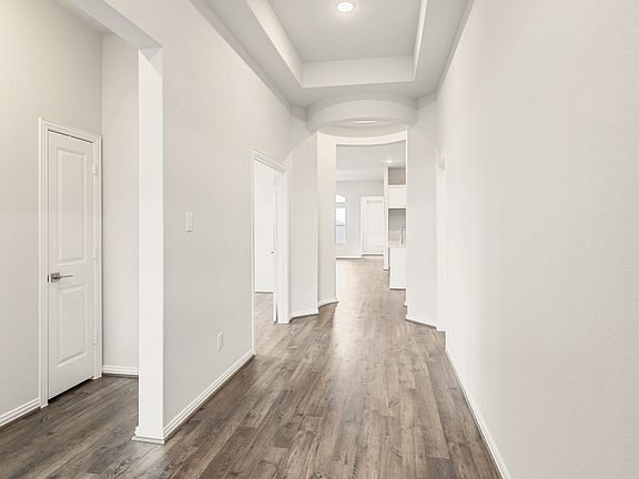 4th image of 519 Selaura St