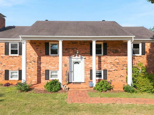 1139 Moreview Dr, Lynchburg, VA 24502