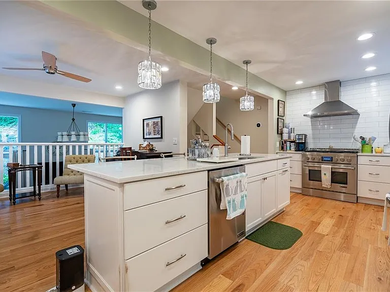 1421 Hillpine Ln NE — Photo 11