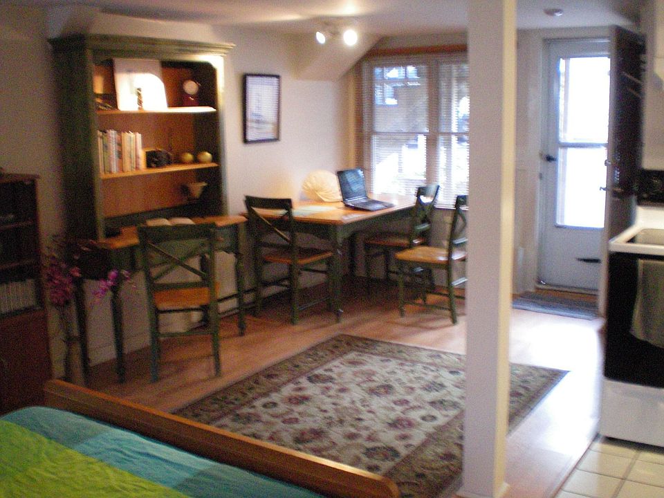 2nd image of 147 Commercial St APT L4