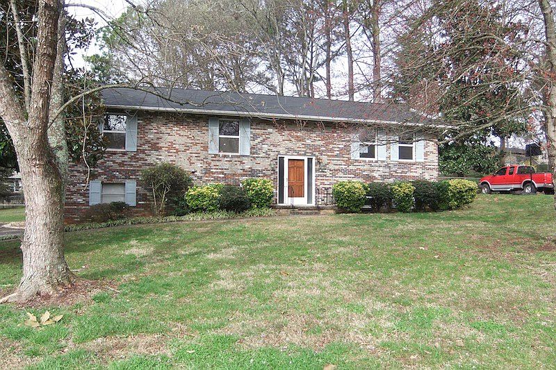 1st image of 8517 Dresden Dr