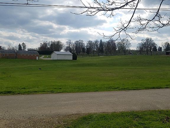 4th image of 2 Yoakum Dr #2
