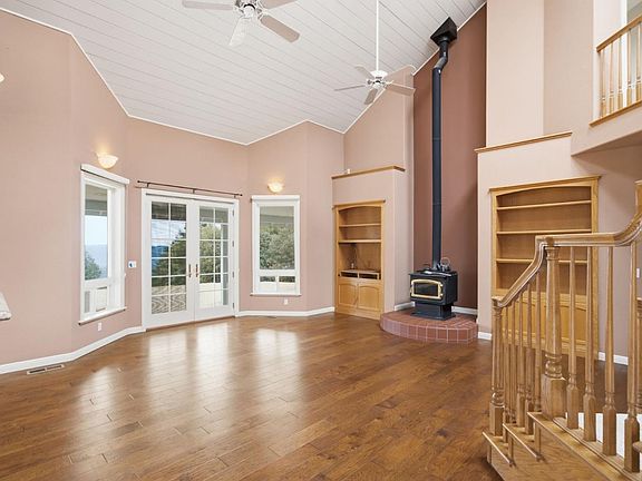 3rd image of 630 Timberline