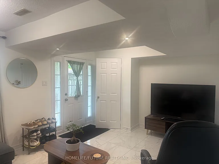92 Knotwood Cres #BASEMENT — Photo 4