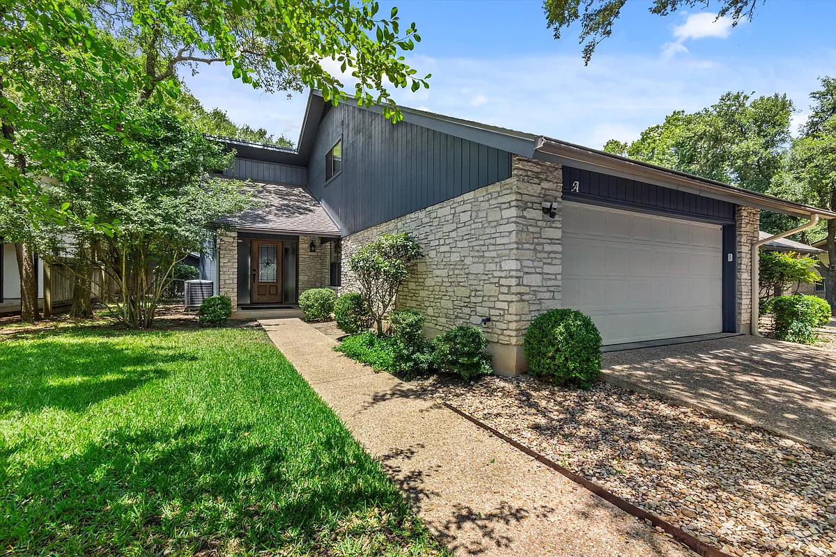 Building Photo - 8606 Mesa Dr #A