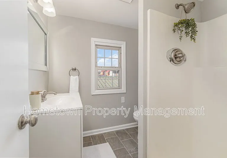 28 W Main St — Photo 10