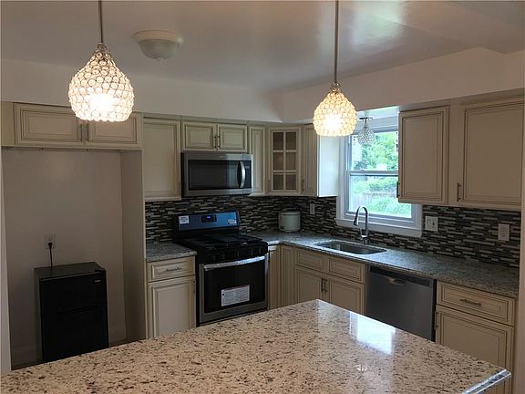 4th image of 114 Anita Dr
