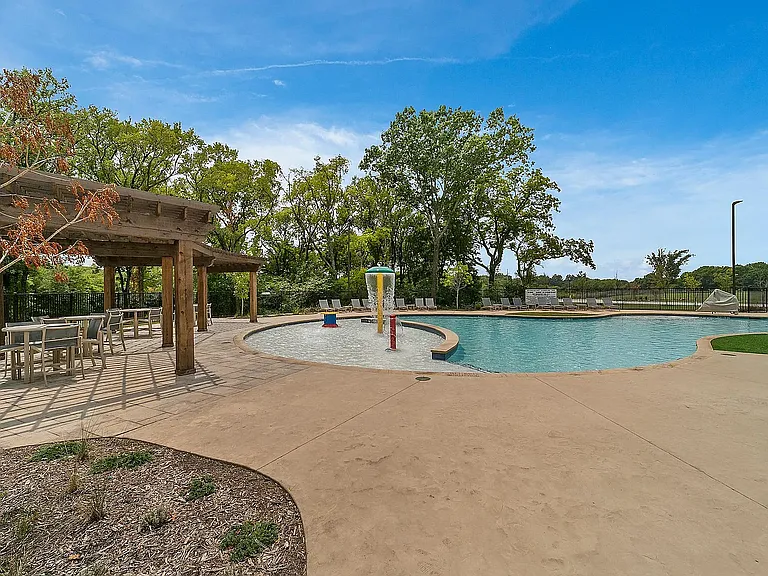 485 Harding Ln — Photo 44