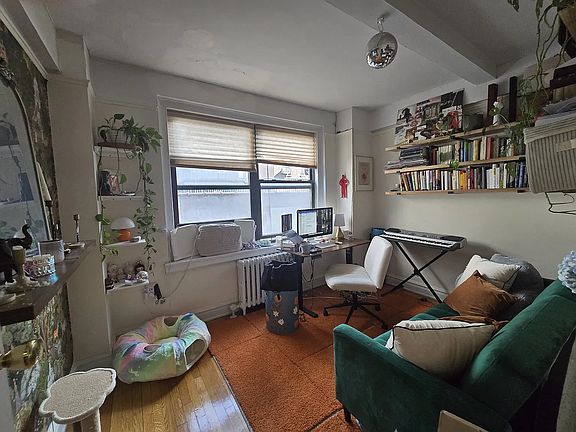 3rd image of 455 W 34th St APT 4G