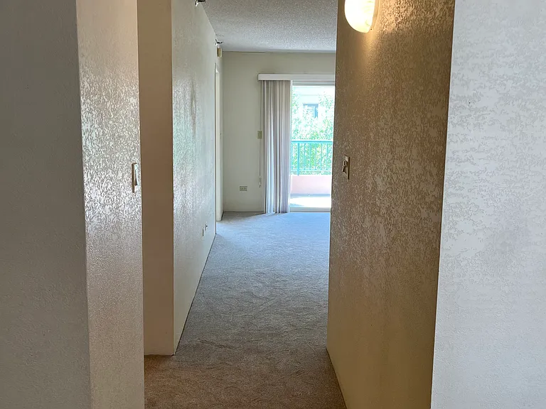 1090 Ala Napunani St #205 — Photo 4