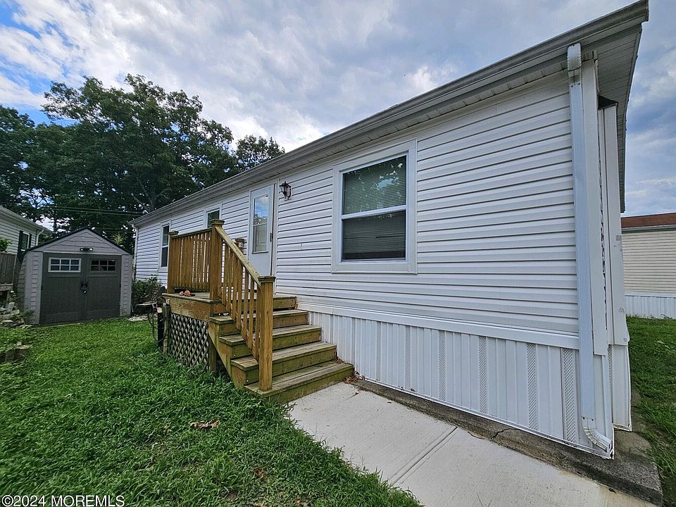 2nd image of 329 Adams Street